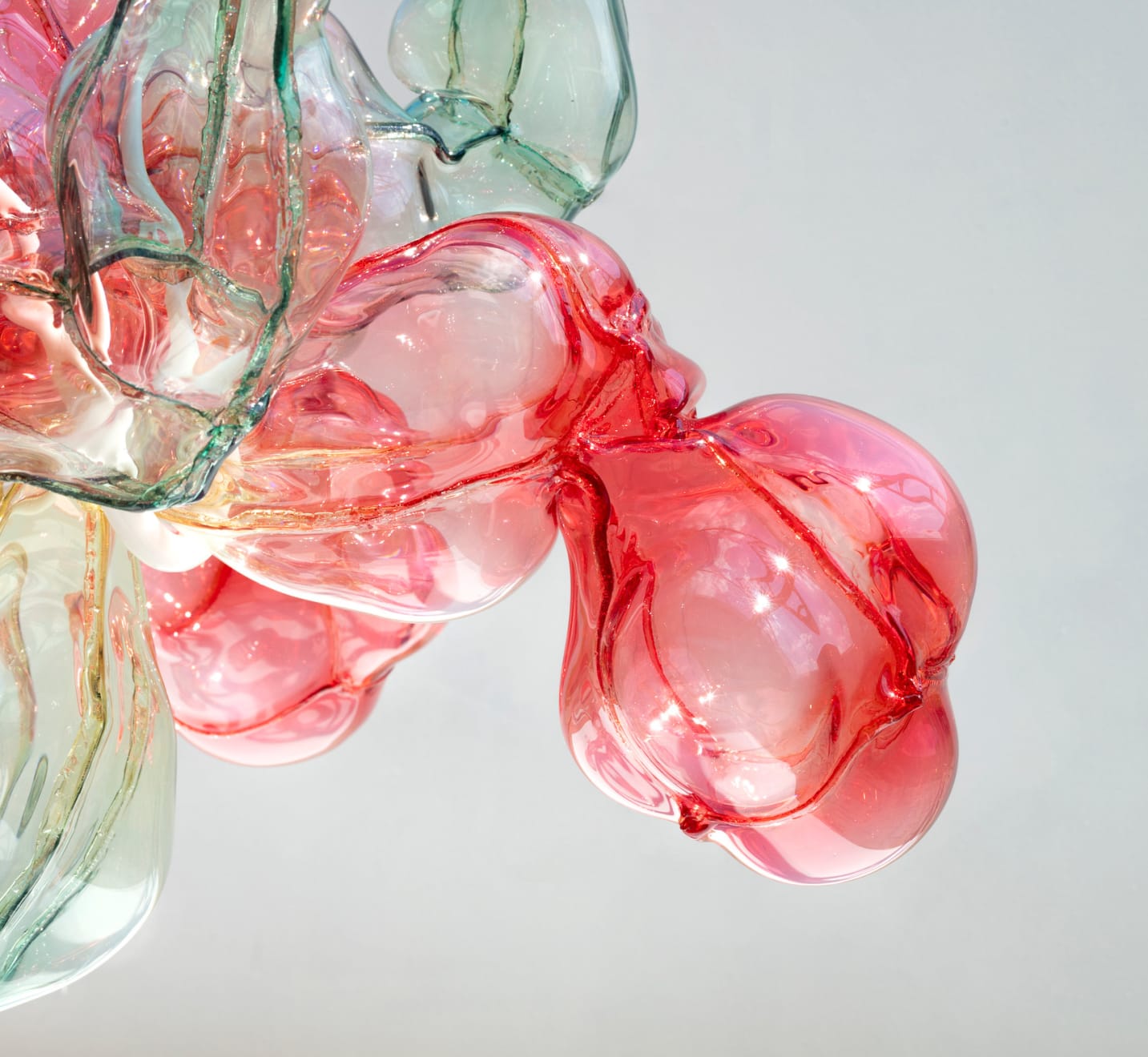 Dorian Renard, The Beauty of Distortion. Chandelier / Deformacijos grožis. Šviestuvas, 2022