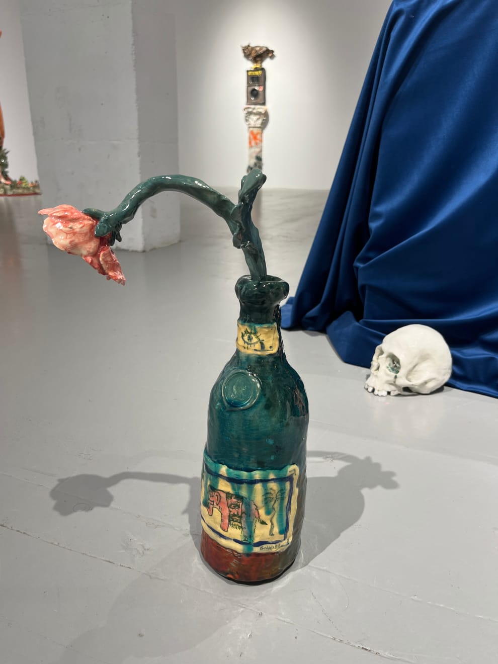 Julio Galindo, Botella con Flor, 2024