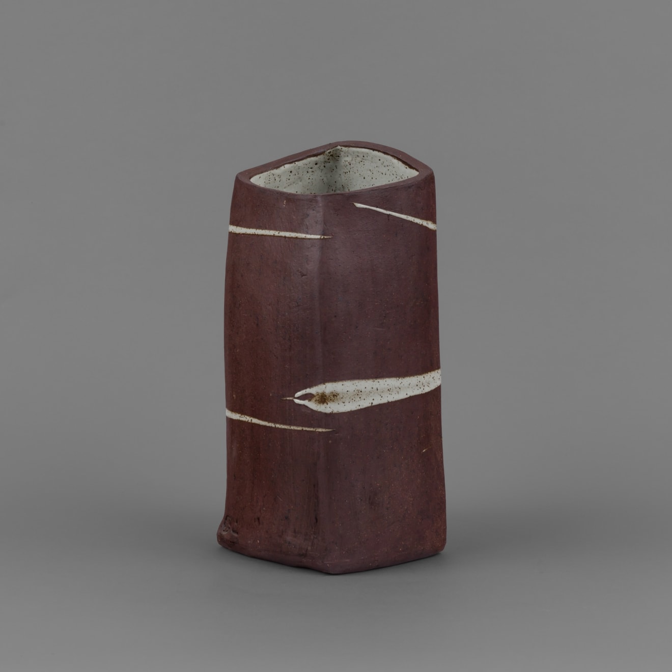 Janet Leach, Tall squared vase