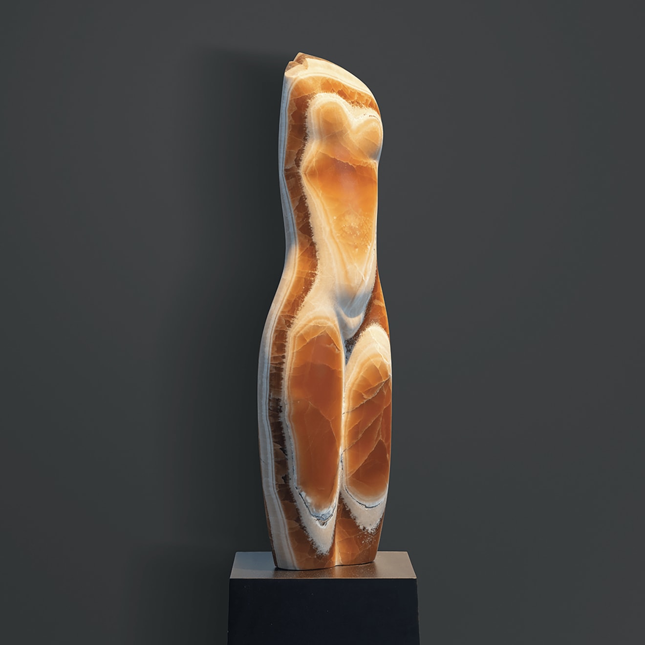 Emily Young, Caramel Onyx Torso, 2021