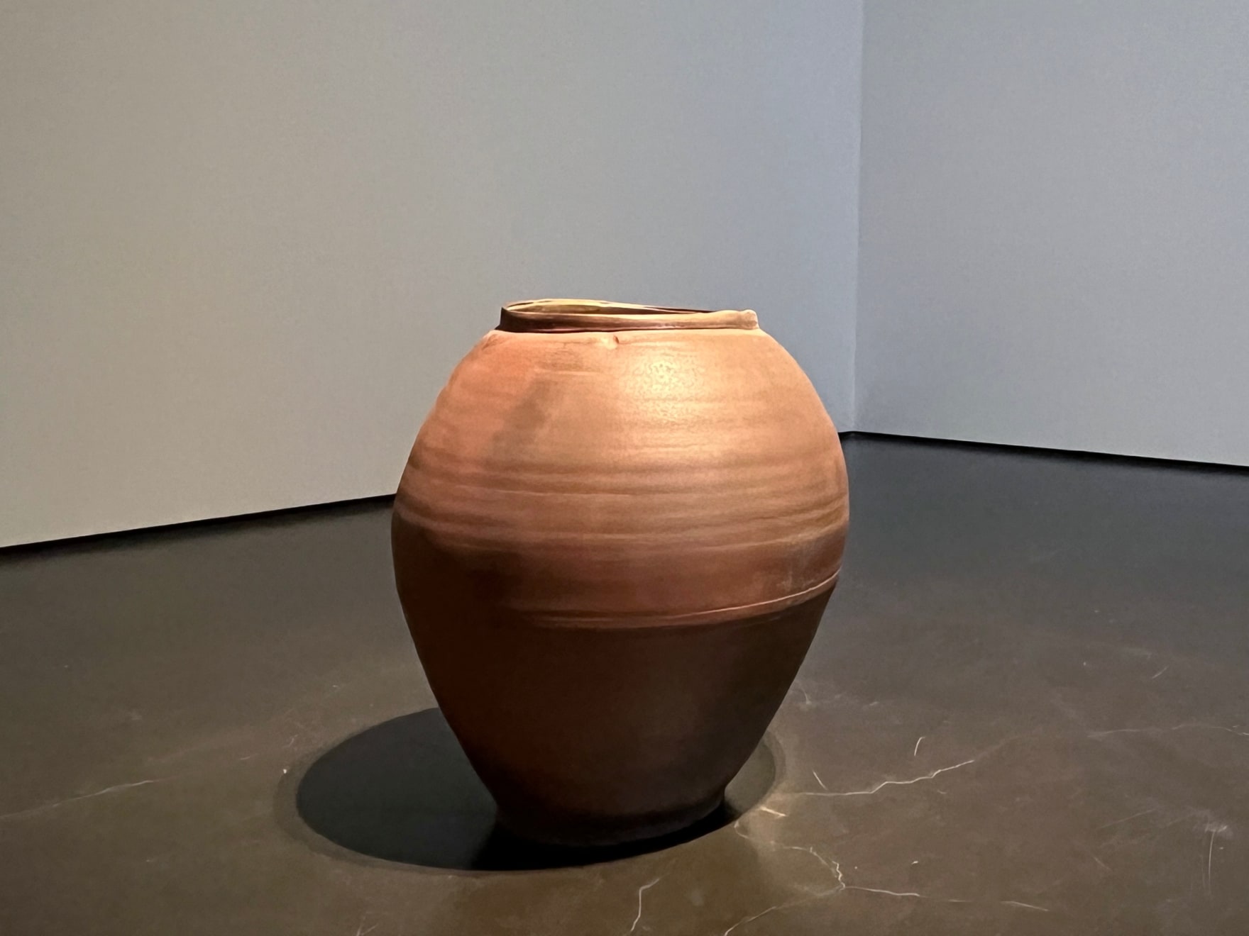 Hun Chung Lee, Brown Jar (갈색 항아리), 2010