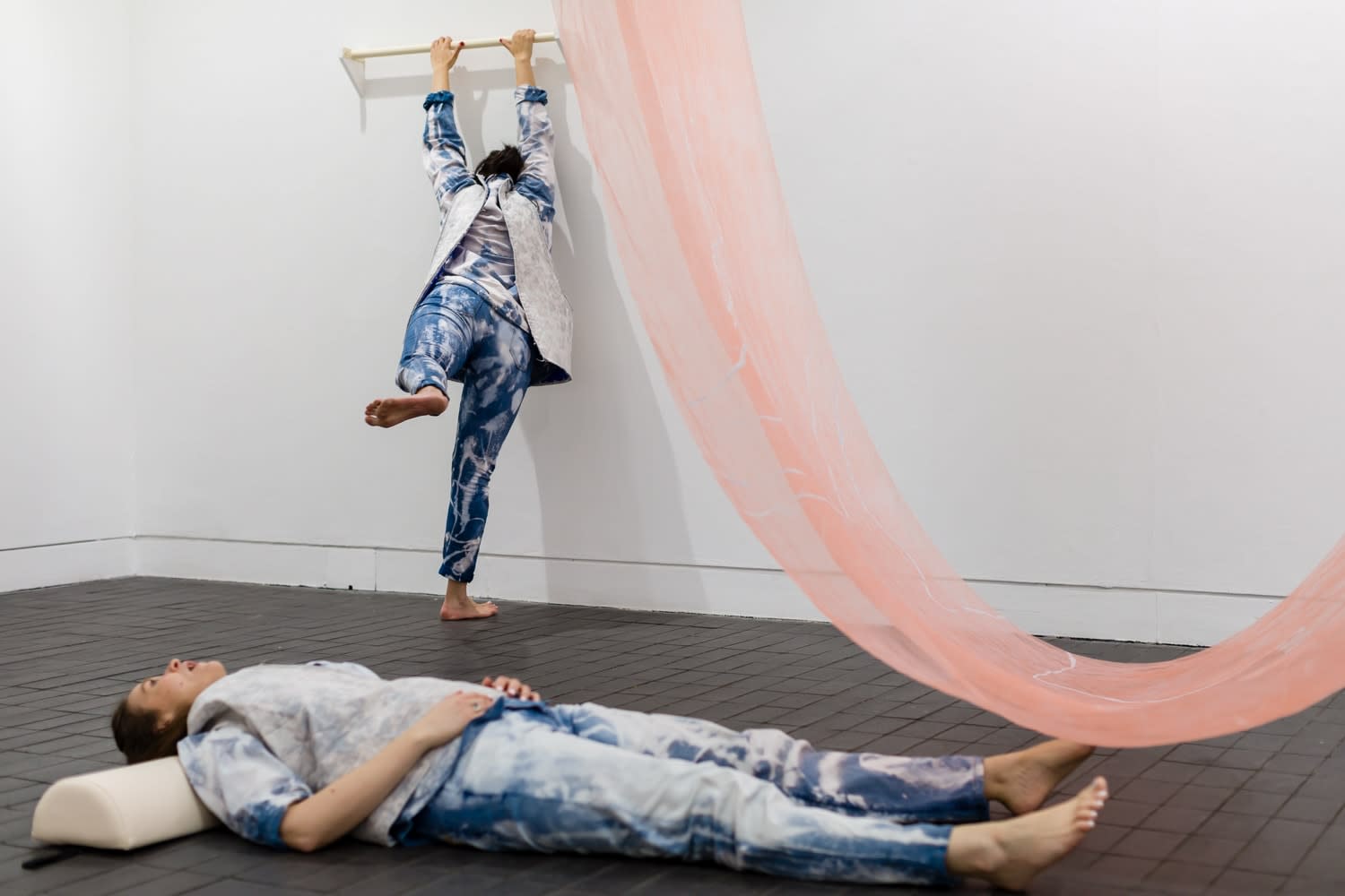Nicola Singh, Performance by Nicola Singh, Jenny Moore and Harriet Plewis