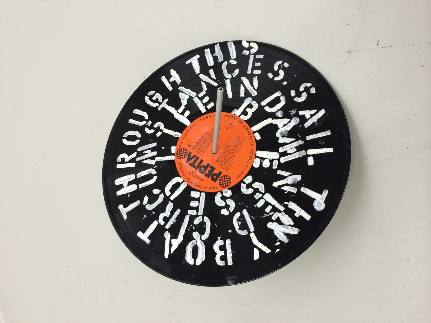 Hugo Canoilas, Vinyl: Sail a tiny boat through this world with no end, 2013