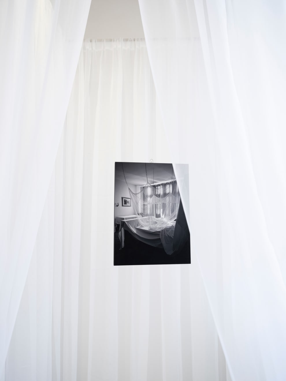 Sun Young Kang, Within the void: reaching for memories I, 2024
