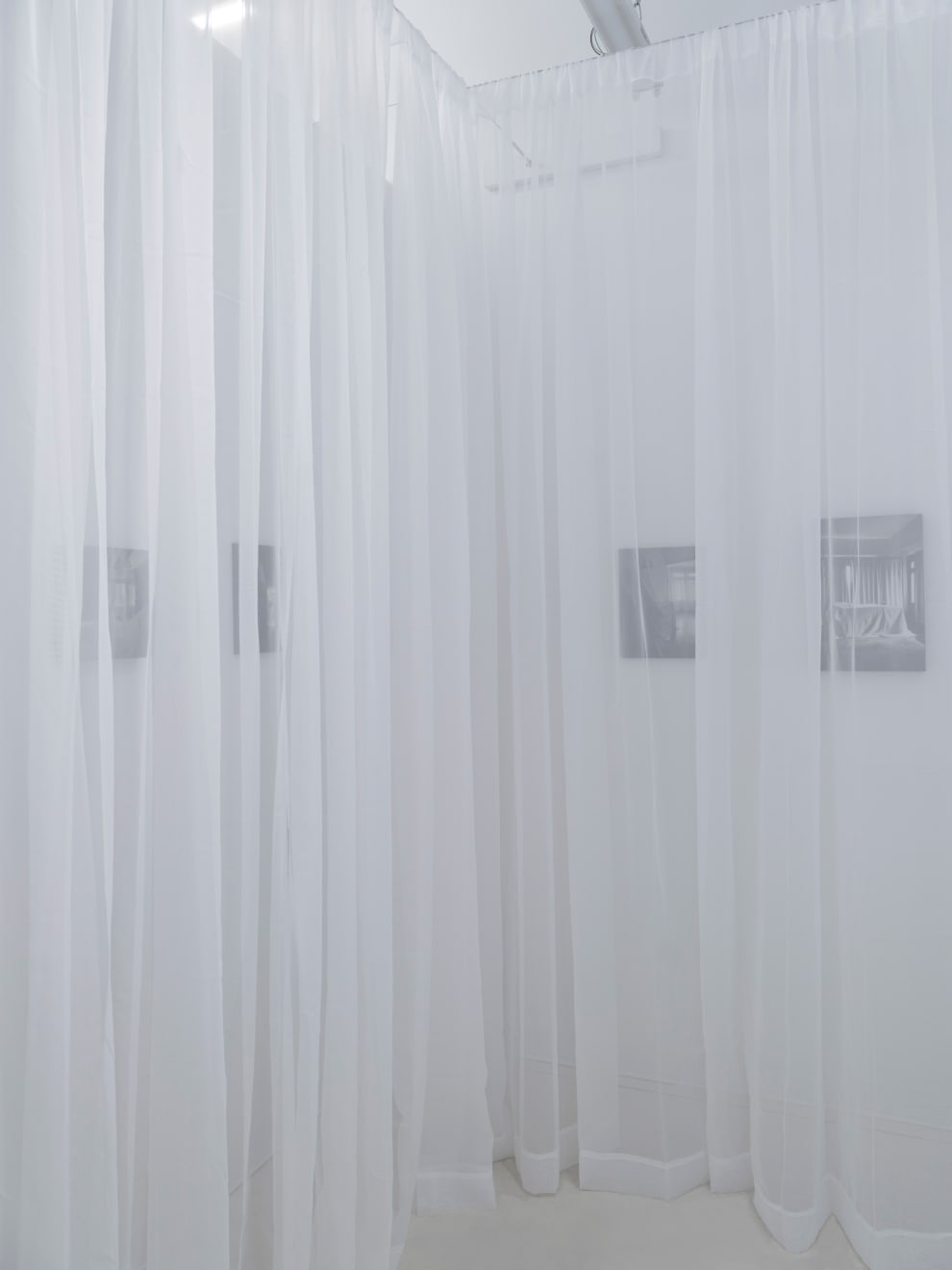 Sun Young Kang, Within the void: reaching for memories III, 2024