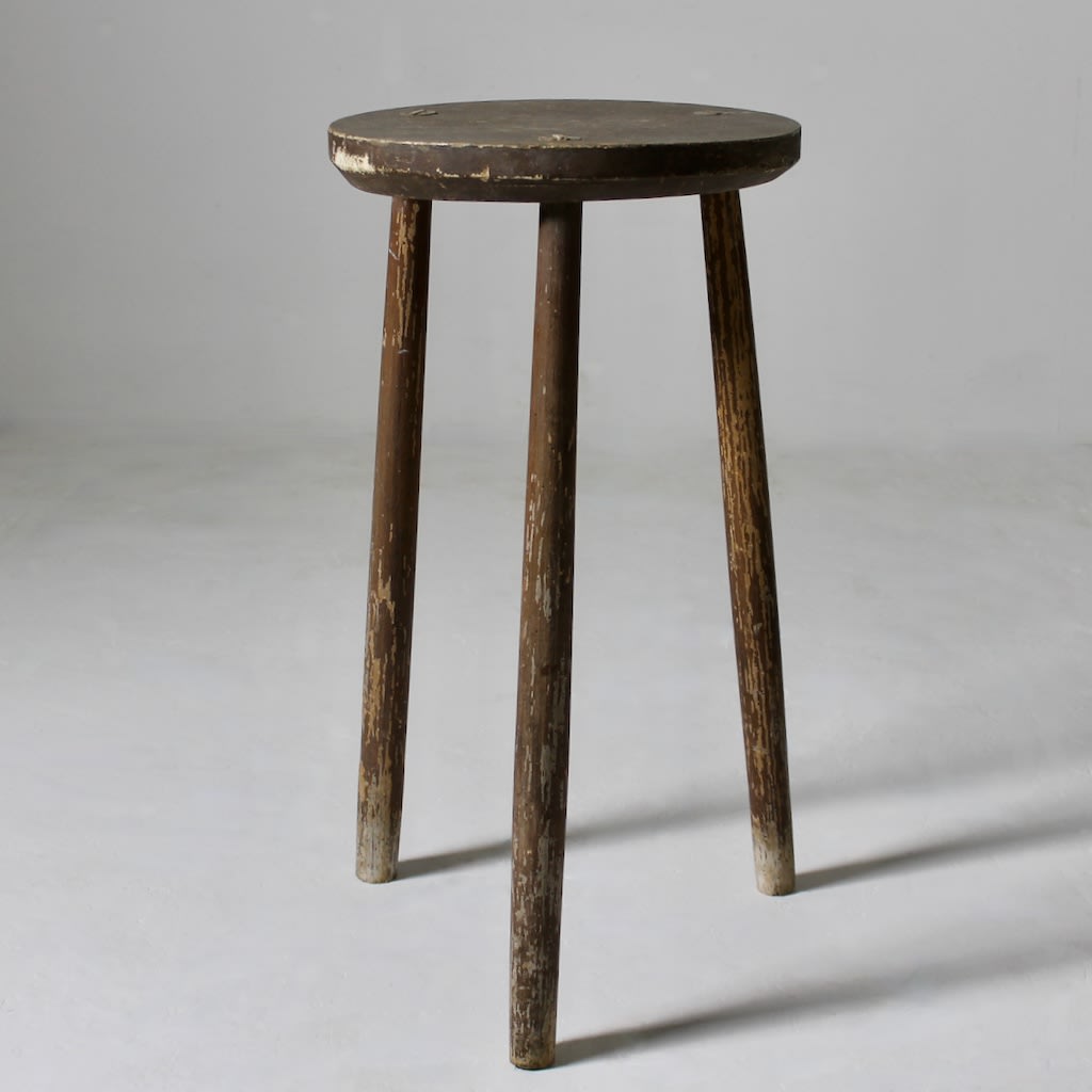 Cheese top original painted pine cricket table