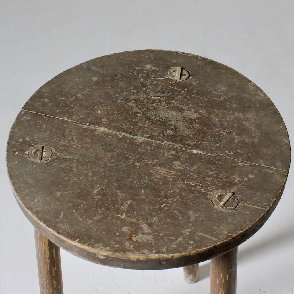 Cheese top original painted pine cricket table