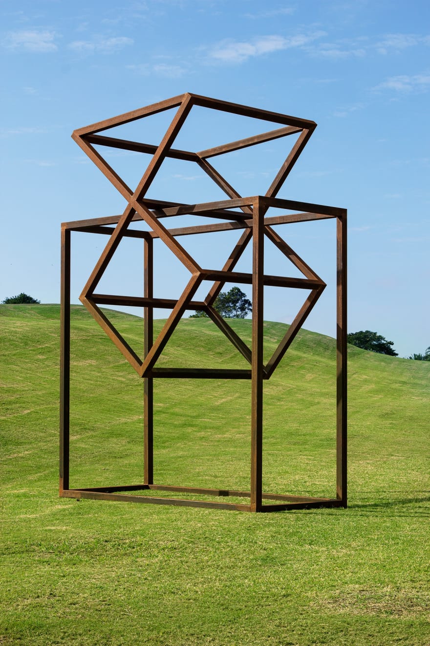 Raul Mourão, Hourglass, 2020