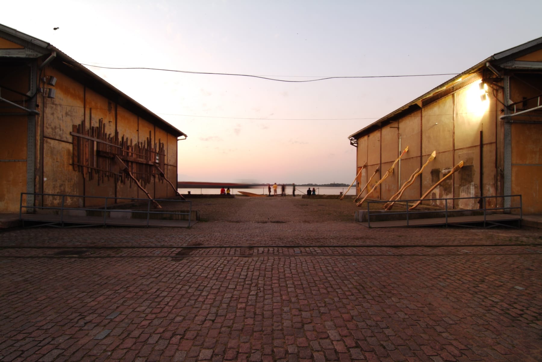 Afonso Tostes, Exhibition view from the 5th Bienal do Mercosul, 2005
