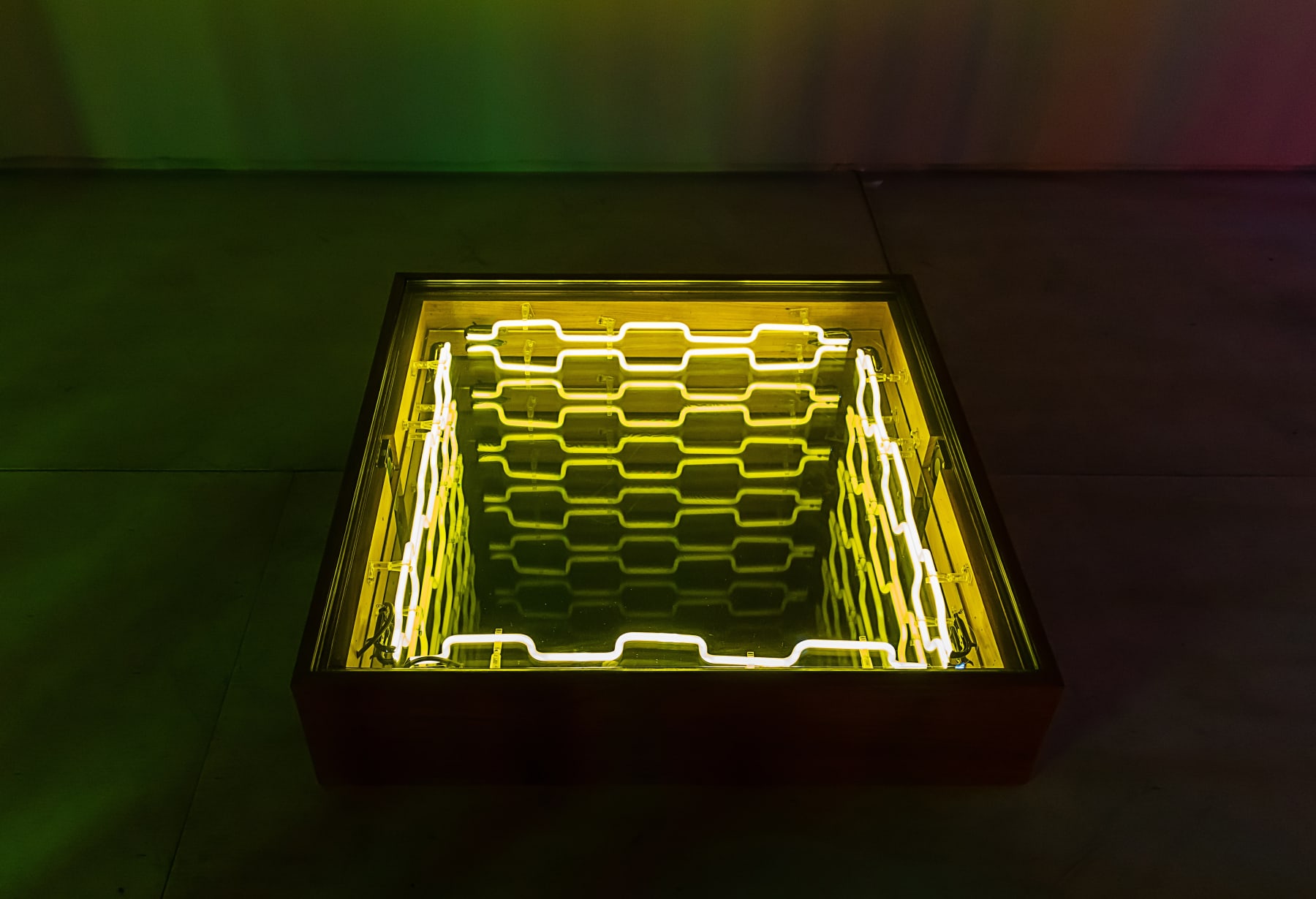 Iván Navarro, Chaminé (Amarela) | Chimenea (Yellow) , 2020