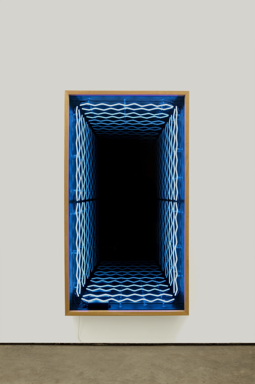 Iván Navarro, Coluna (Azul) | Column (Blue), 2020