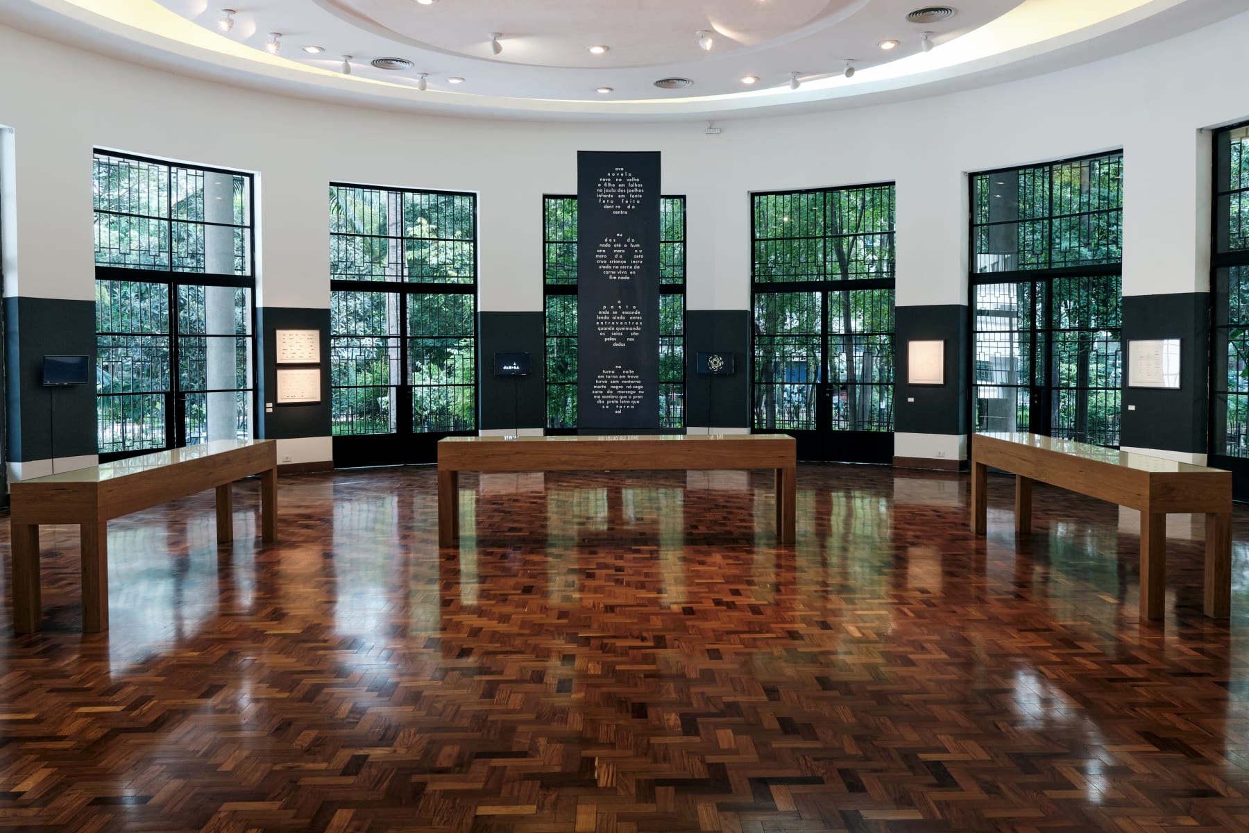 Augusto de Campos, vista da exposição “Transletras”, 2021