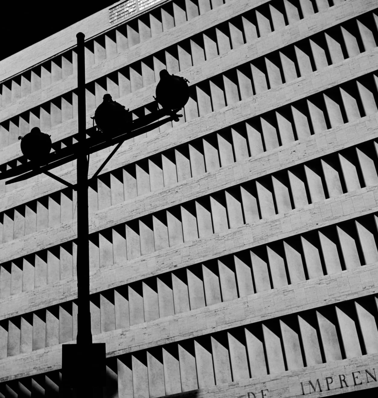 Thomaz Farkas, Fachada do edifício-sede da Associação Brasileira de Imprensa, Rio de Janeiro, c. 1945