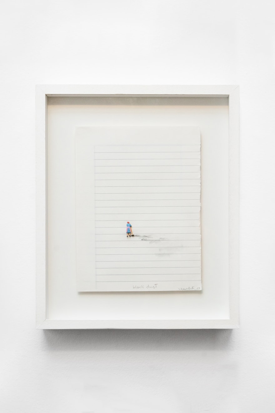 Liliana Porter, “Black dust”, 2023