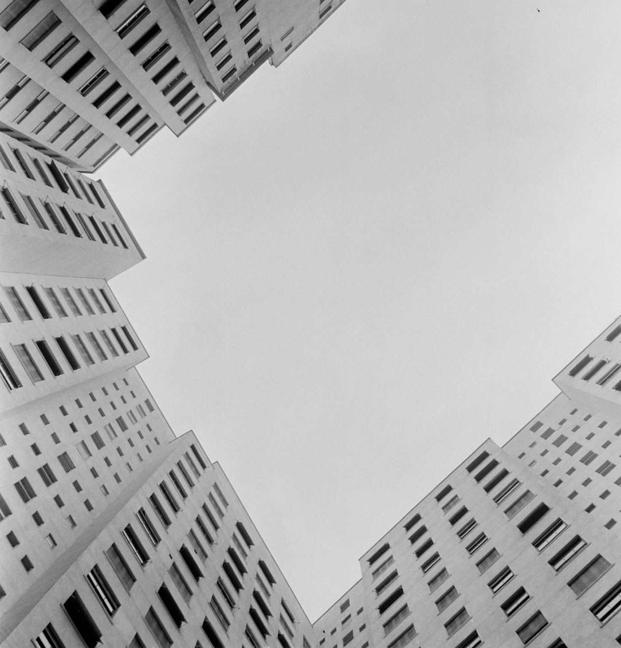 Thomaz Farkas, Fachada Interior do Edifício São Borja, Rio de Janeiro, 1945/2013