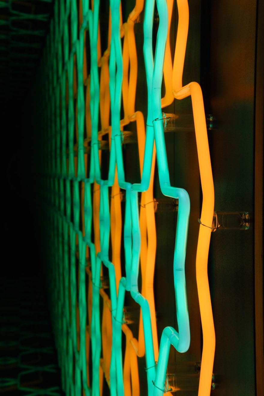 Iván Navarro, Arabesque, 2023