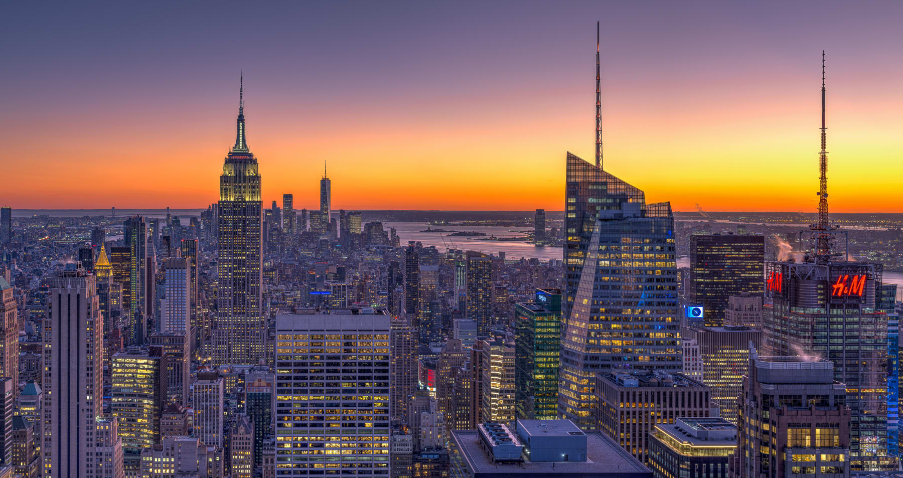 WINDOW GAZING (SKYLINE VIEW FROM TOP OF THE ROCK), 2021