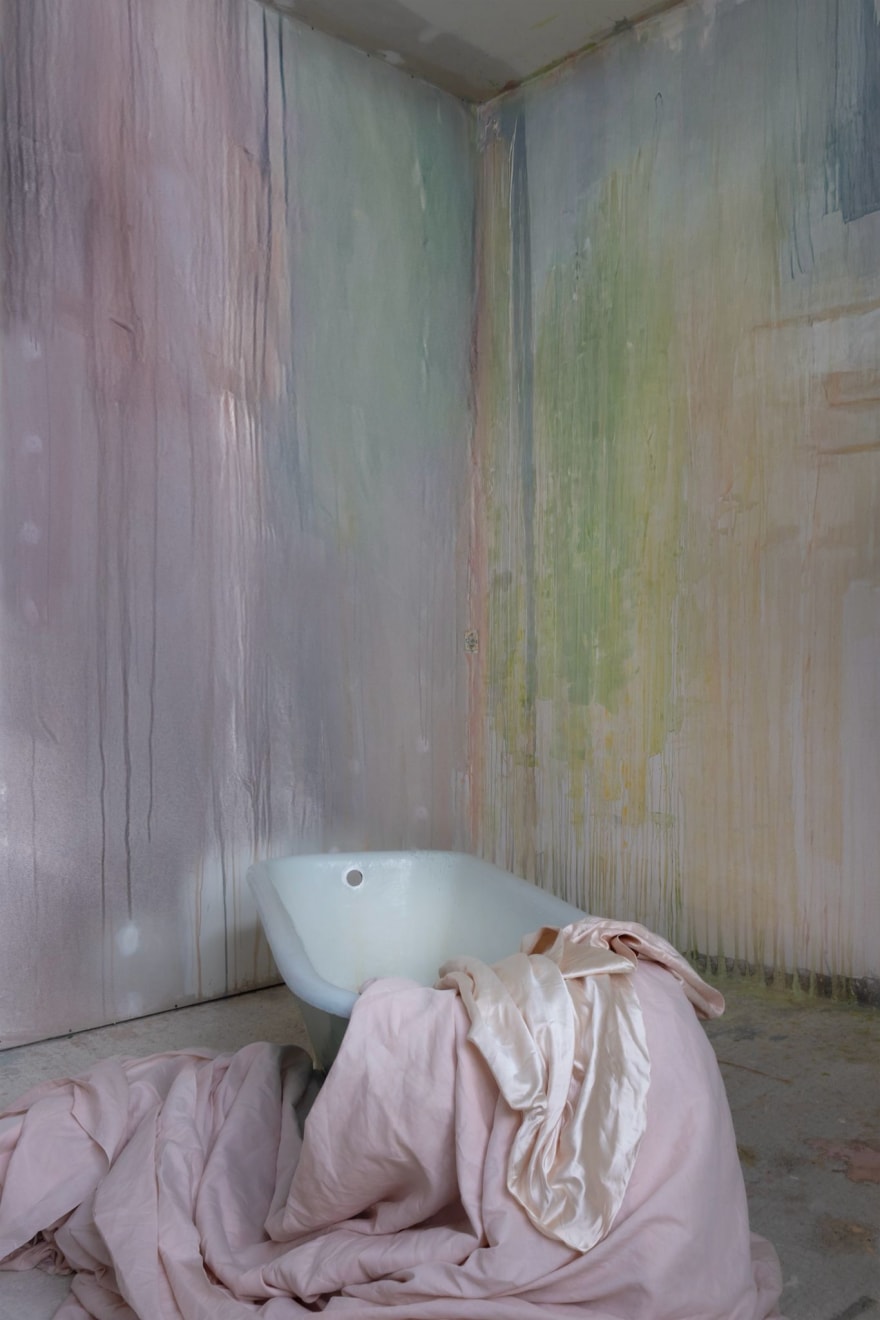 Mia Dudek, Seepage, 2025, 140 x 100 cm