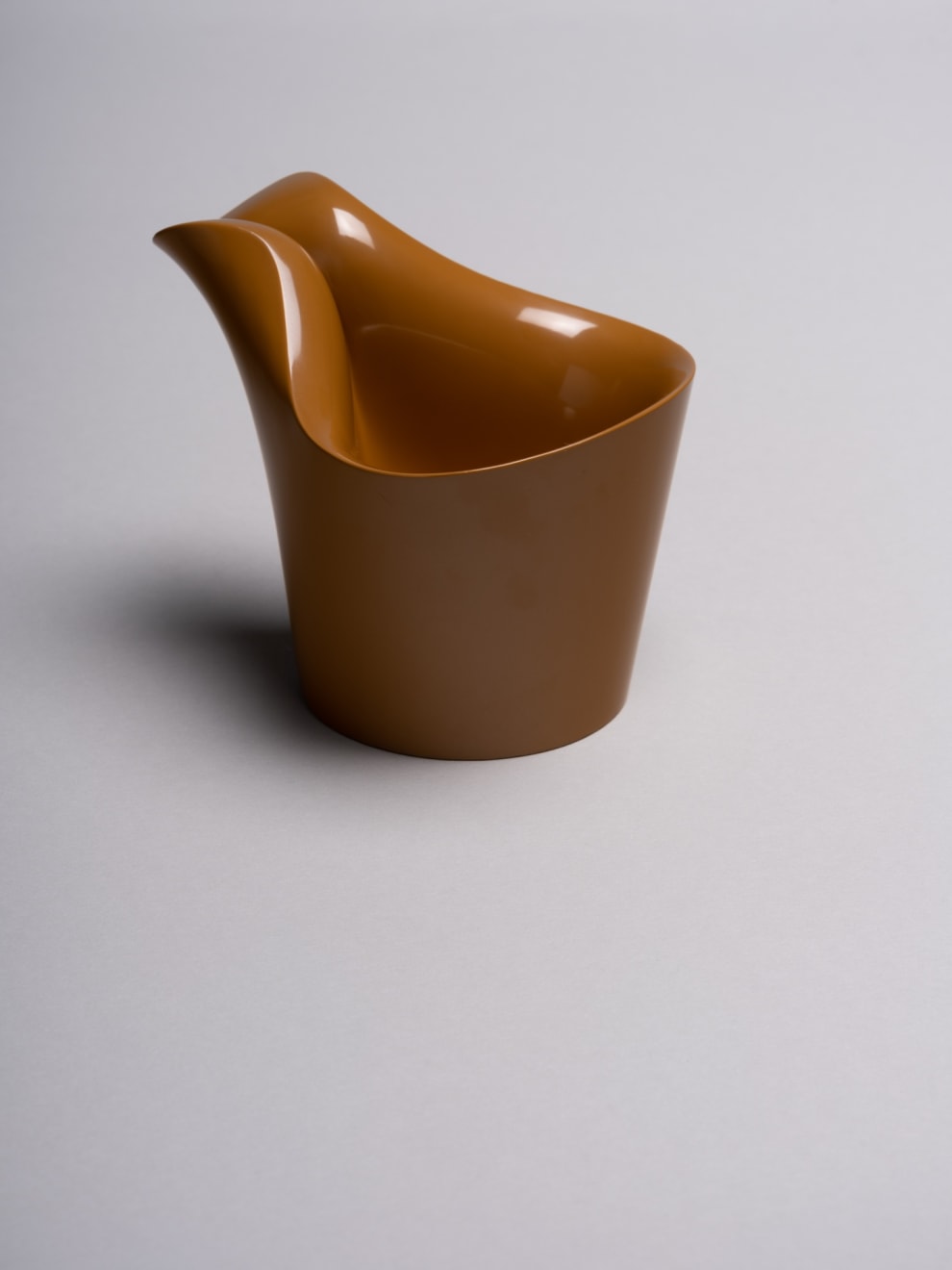 Aldo Bakker, Lips (Caramel), 2021