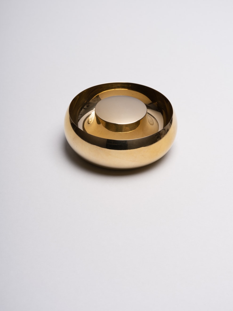 Aldo Bakker, Moustache brass, 2021