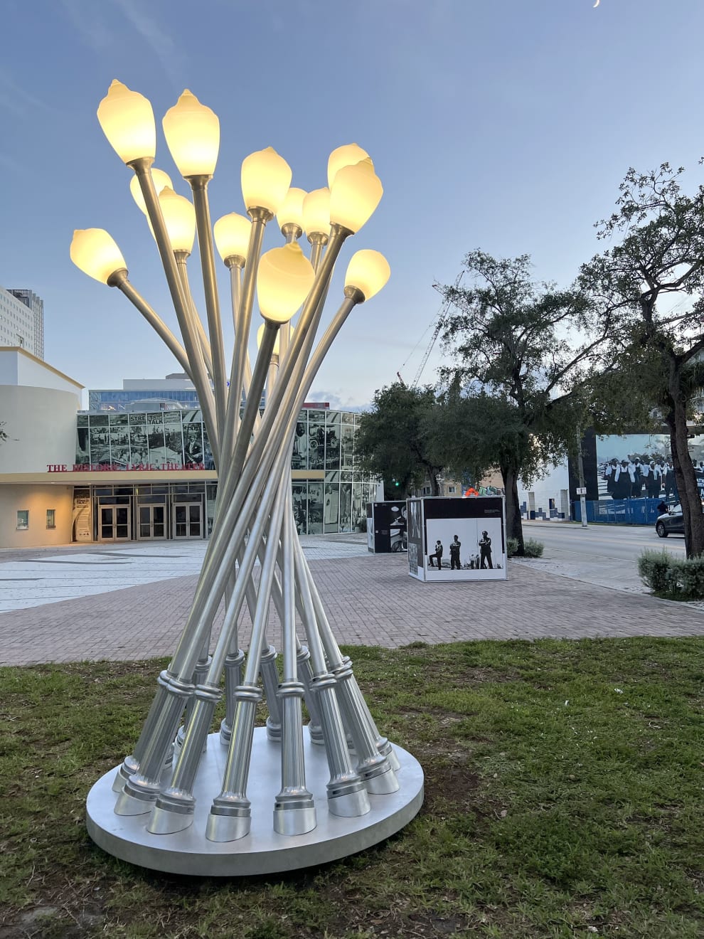 Aaron T Stephan, Luminous Twist, 2022