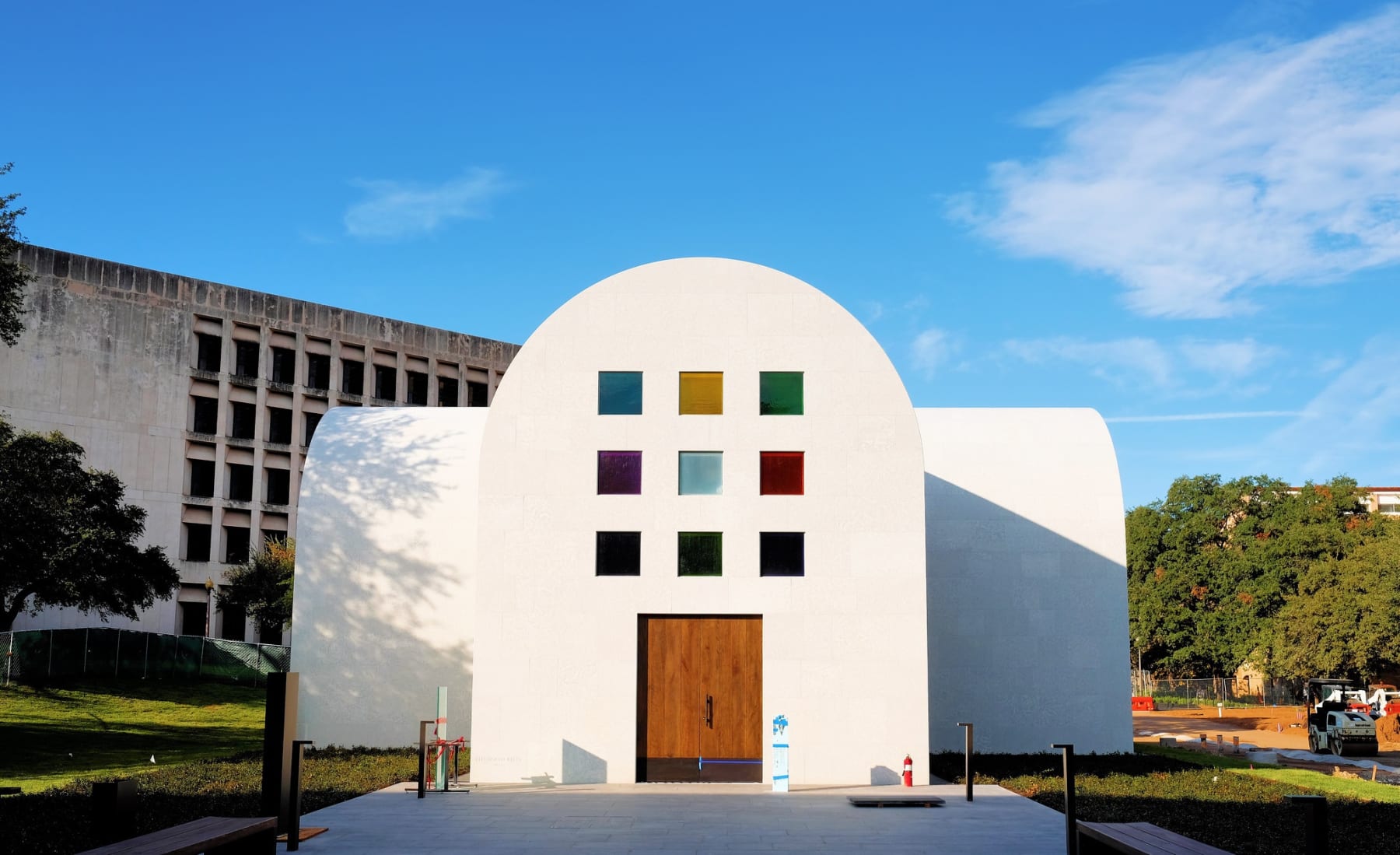 Ellsworth Kelly's "Austin", November 5, 2017 by Lars Plougmann is licensed under CC BY-SA 2.0.