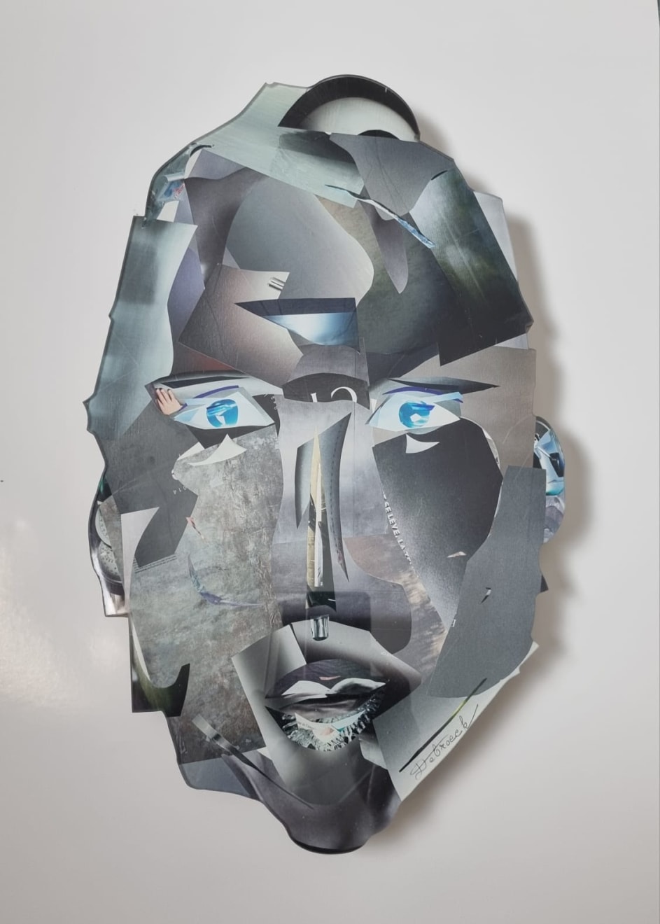 Marie-Pierre Debroeck, Mask Grey and Blue Eyes, 2023