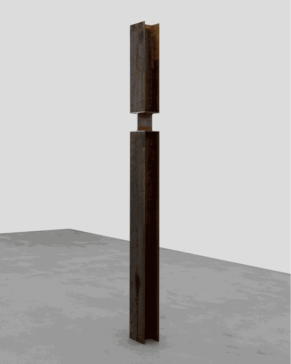 ELI PING POST, 2019 STEEL 96 X 6 X 6 INCHES IMAGE COURTESY CELINE NEW BOND STREET STORE