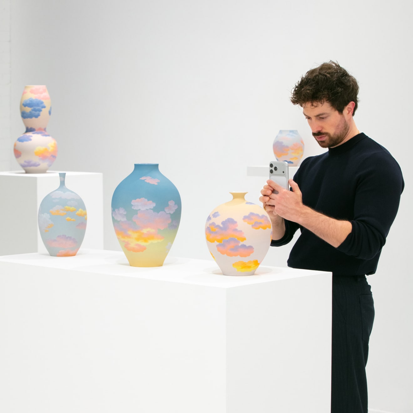 Hedy Yang, Of Moments & Memories, installation view