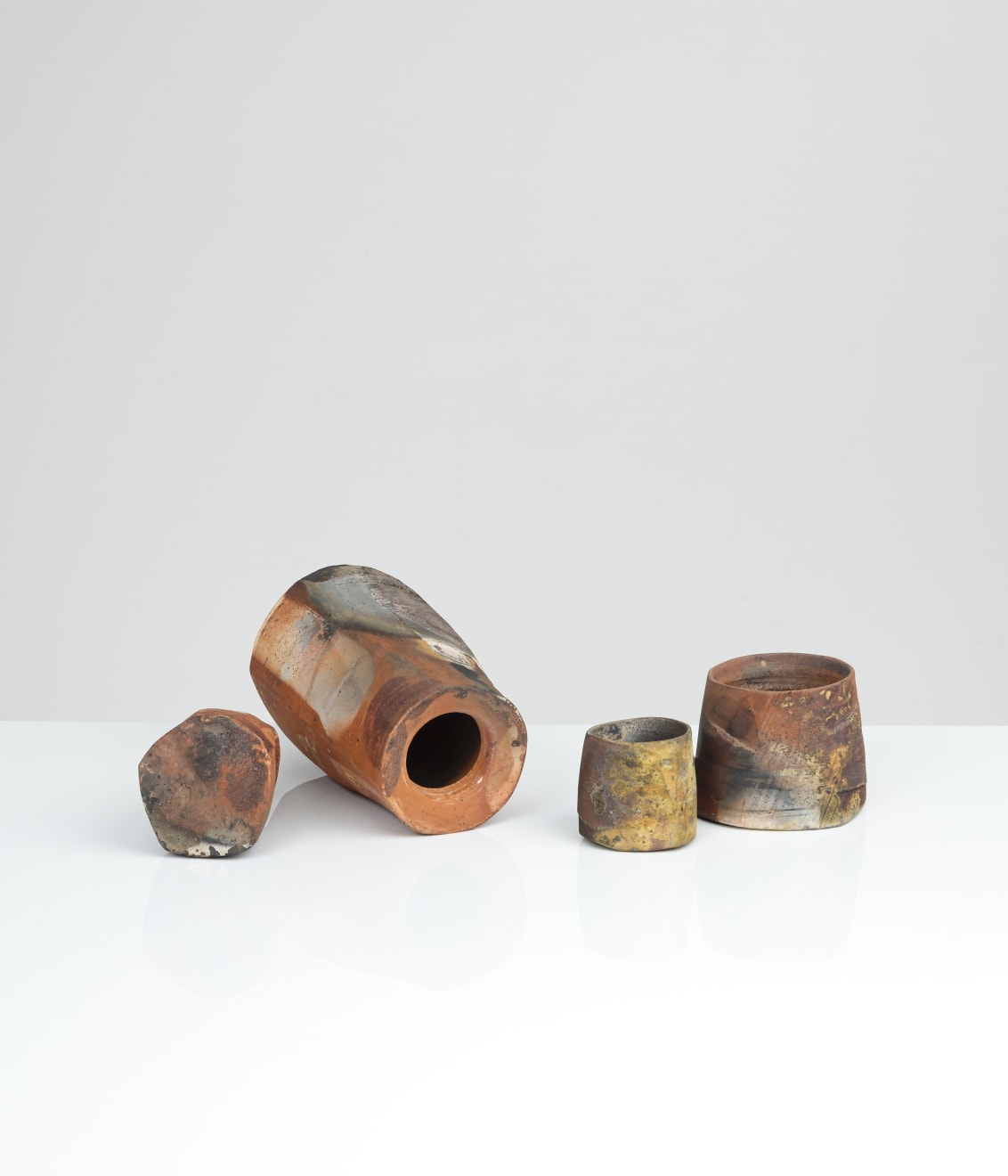 Markus Klausmann, Lidded vessel with cups