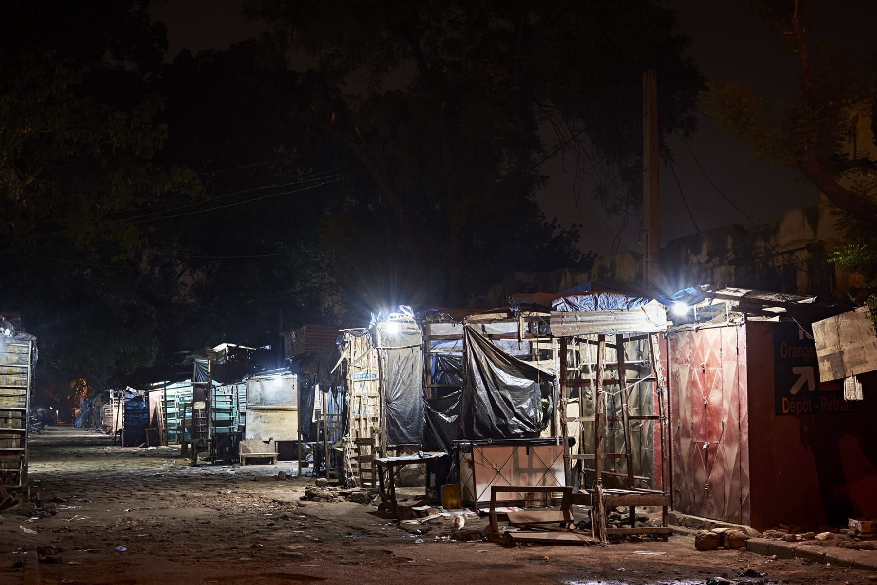 HÉCTOR MEDIAVILLA, SORRY WE'RE CLOSED #11 - Grand Marché of Bamako, 2017