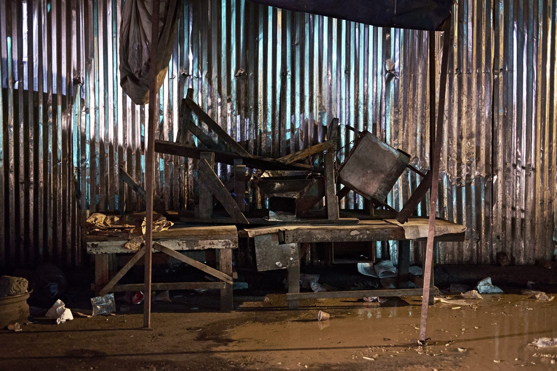 HÉCTOR MEDIAVILLA, SORRY WE'RE CLOSED #12 - Marché Sandaga de Dakar, 2017