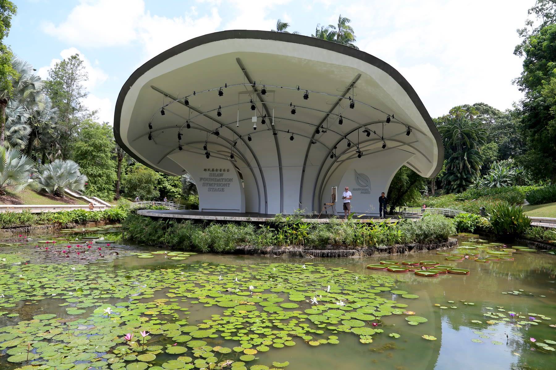 29 AUGUST 2019 SHAW FOUNDATION SYMPHONY STAGE, SINGAPORE BOTANIC GARDENS Victoria Water Lilies photo: Agata Byrne
