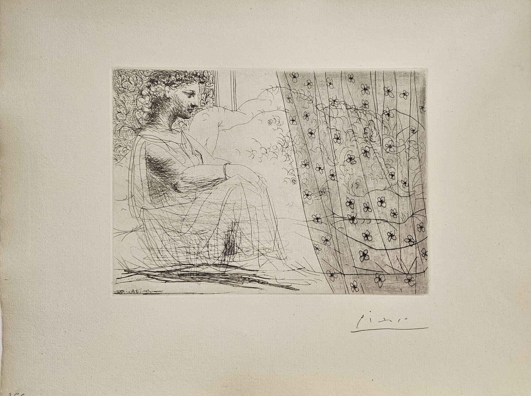 PABLO PICASSO, Minotaure endormi contemplé par une femme (Bloch 193), 1933