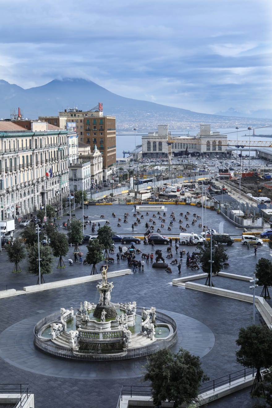 Veduta esterna della piazza.