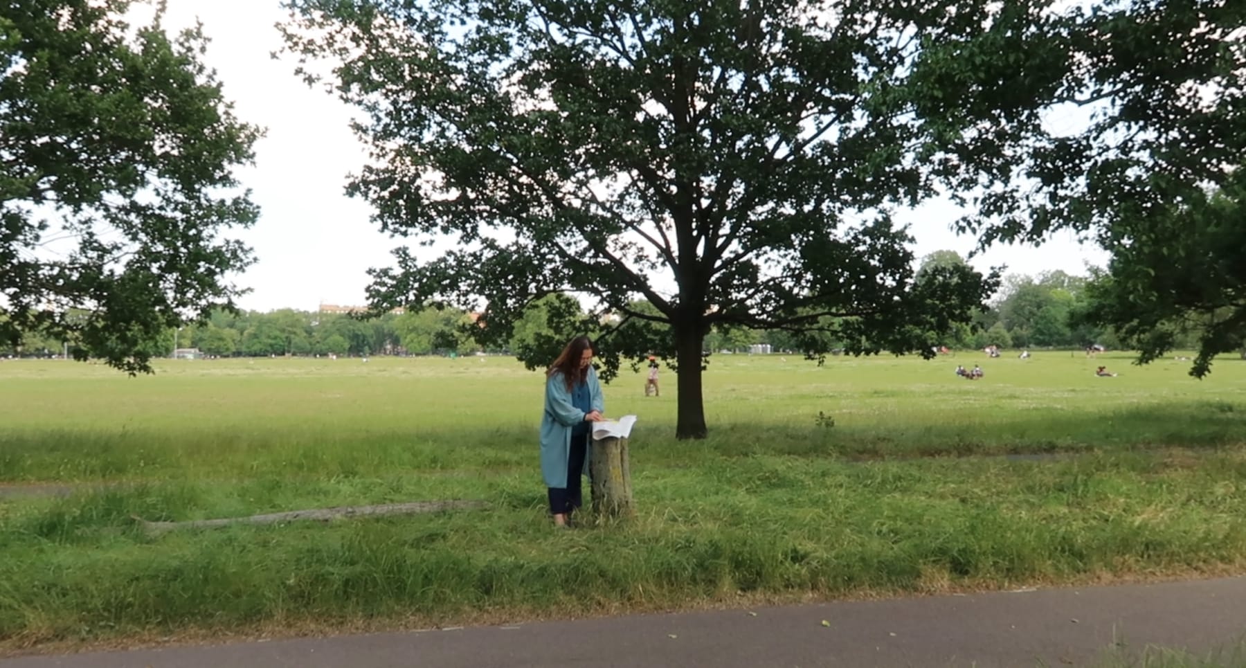 Sophie Hing Yee Cheung creating artworks in Clapham Common for TWISTED LIMBS (2024).