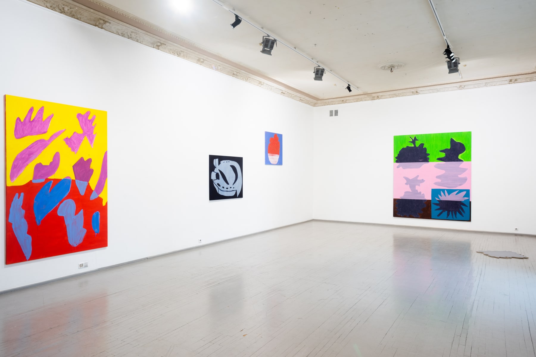 Installation view of 'Convoi Exceptionnel' by Dominykas Sidorovas. Photography: Jonas Balsevičius.
