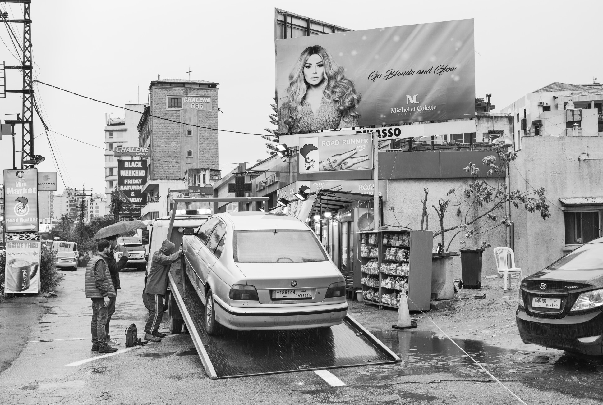 Go Blonde. Beirut, Lebanon, 2018 Archival fiber inkjet print in artist frame 41 x 61 cm. / 16 x 24 in. (unframed dims) Edition 1 of 3 + AP