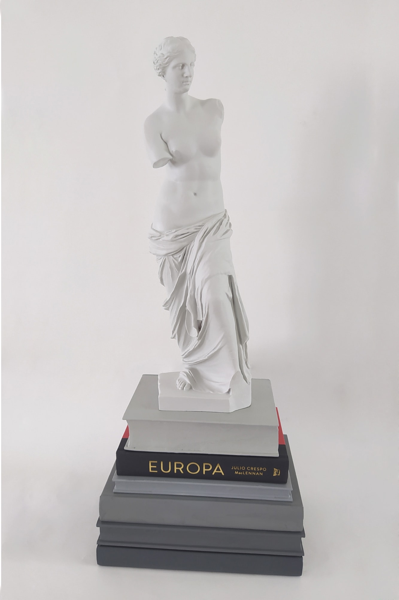 Avelino Sala, Europe VS Venus Milo, 2022