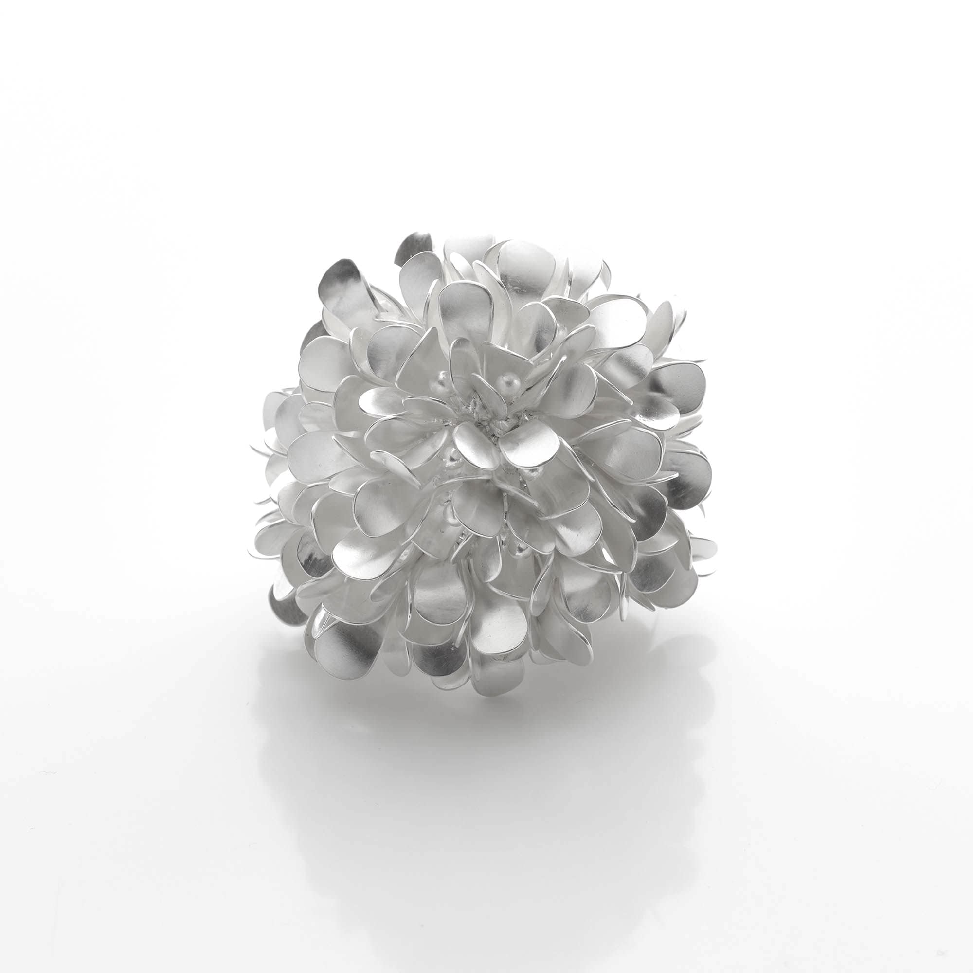 Junko Mori, Silver Organism, Small Petal Dew, 2024