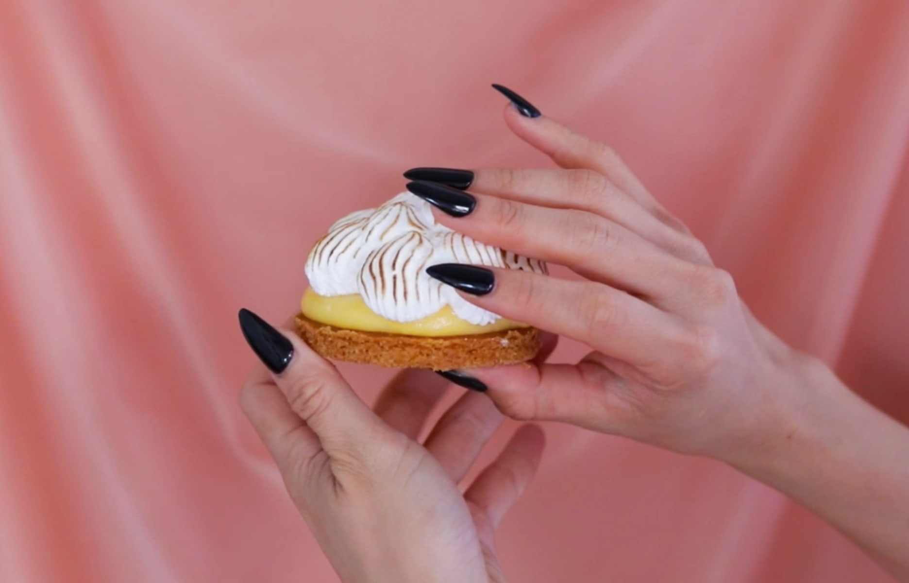 WeiXin Quek Chong, eating cake.3, 2018