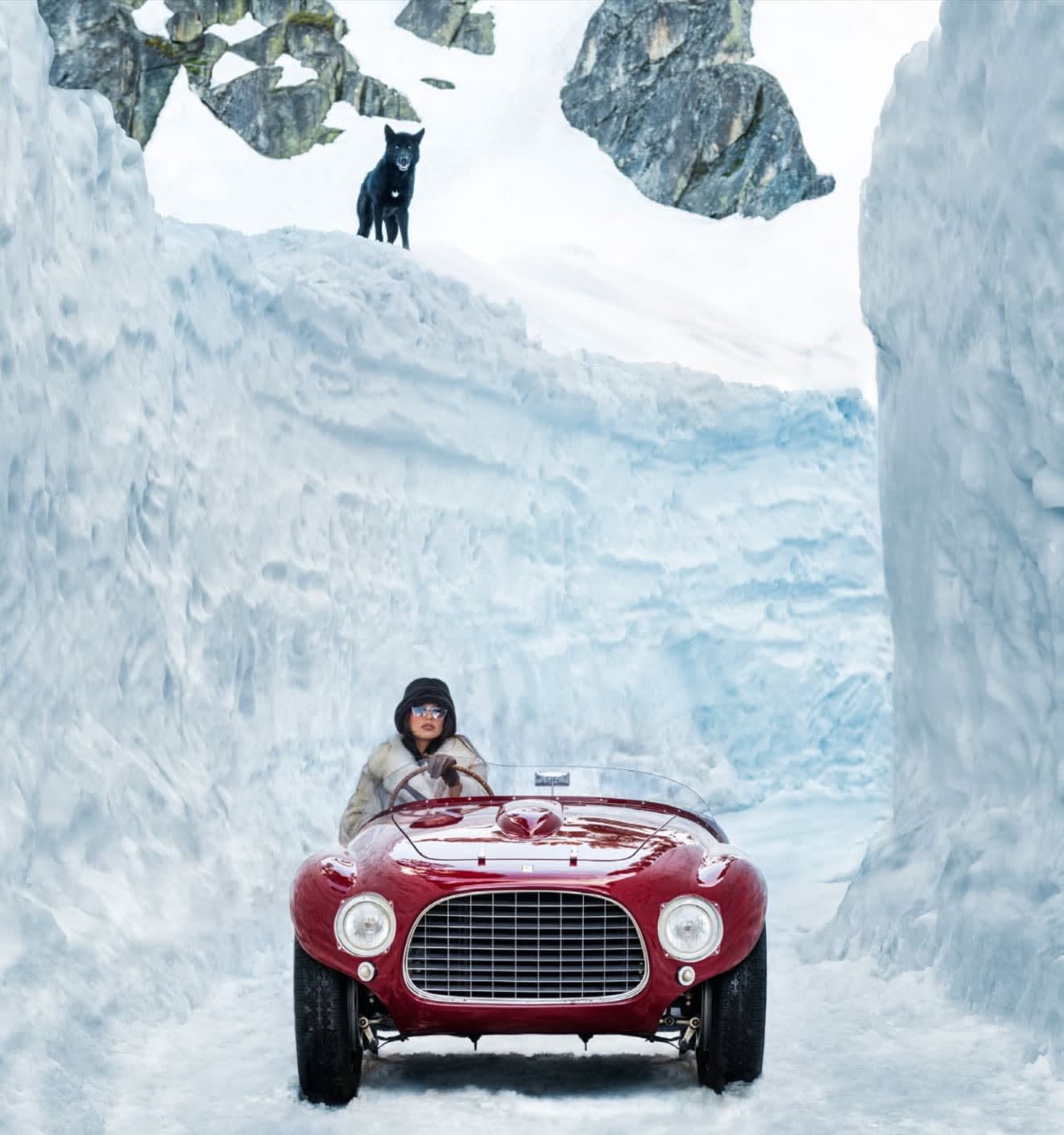 David Yarrow, Rear View Mirror (Color)