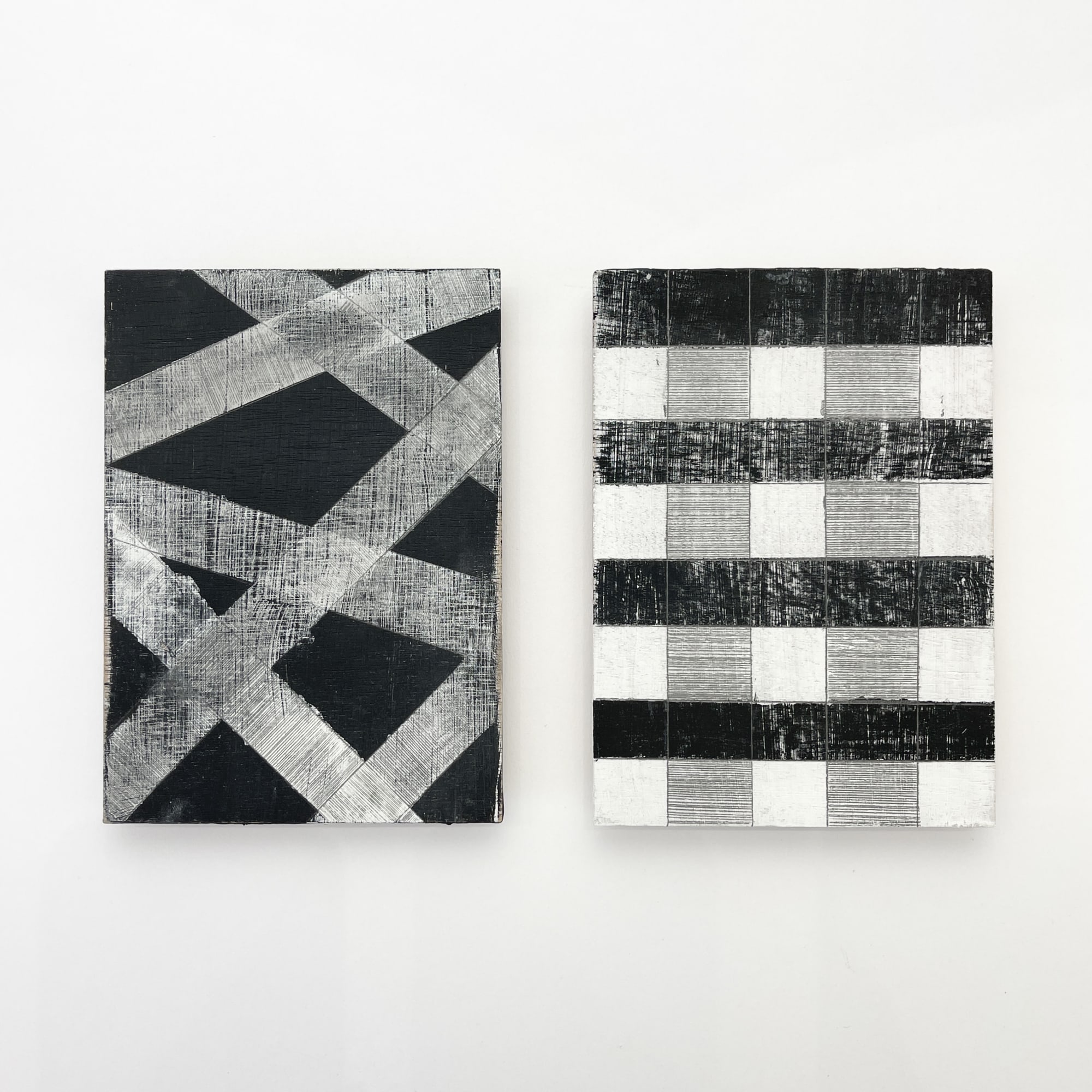 Hanna ten Doornkaat, Untitled (wrap) & B/W Grid Series #245