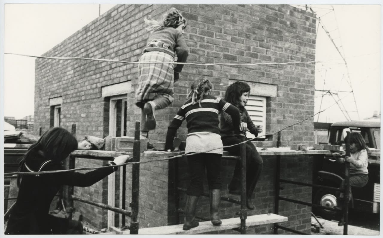 Jo Spence, Gypsies (children climbing), 1974