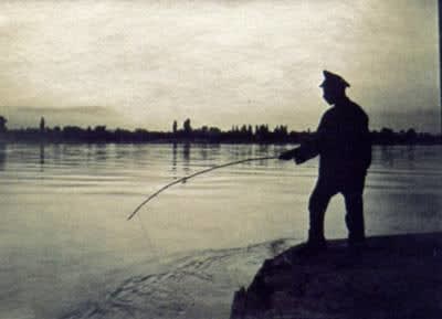 André Kertész, Soldier Fishing, 1914-1918