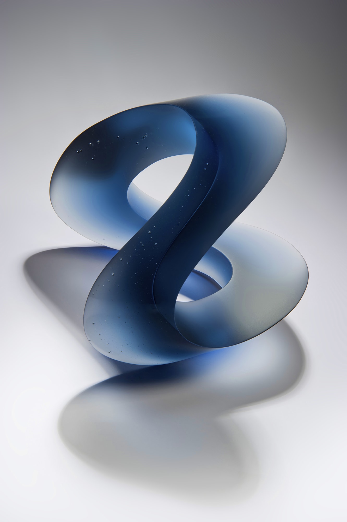 Heike Brachlow, Vertex Indigo, 2019