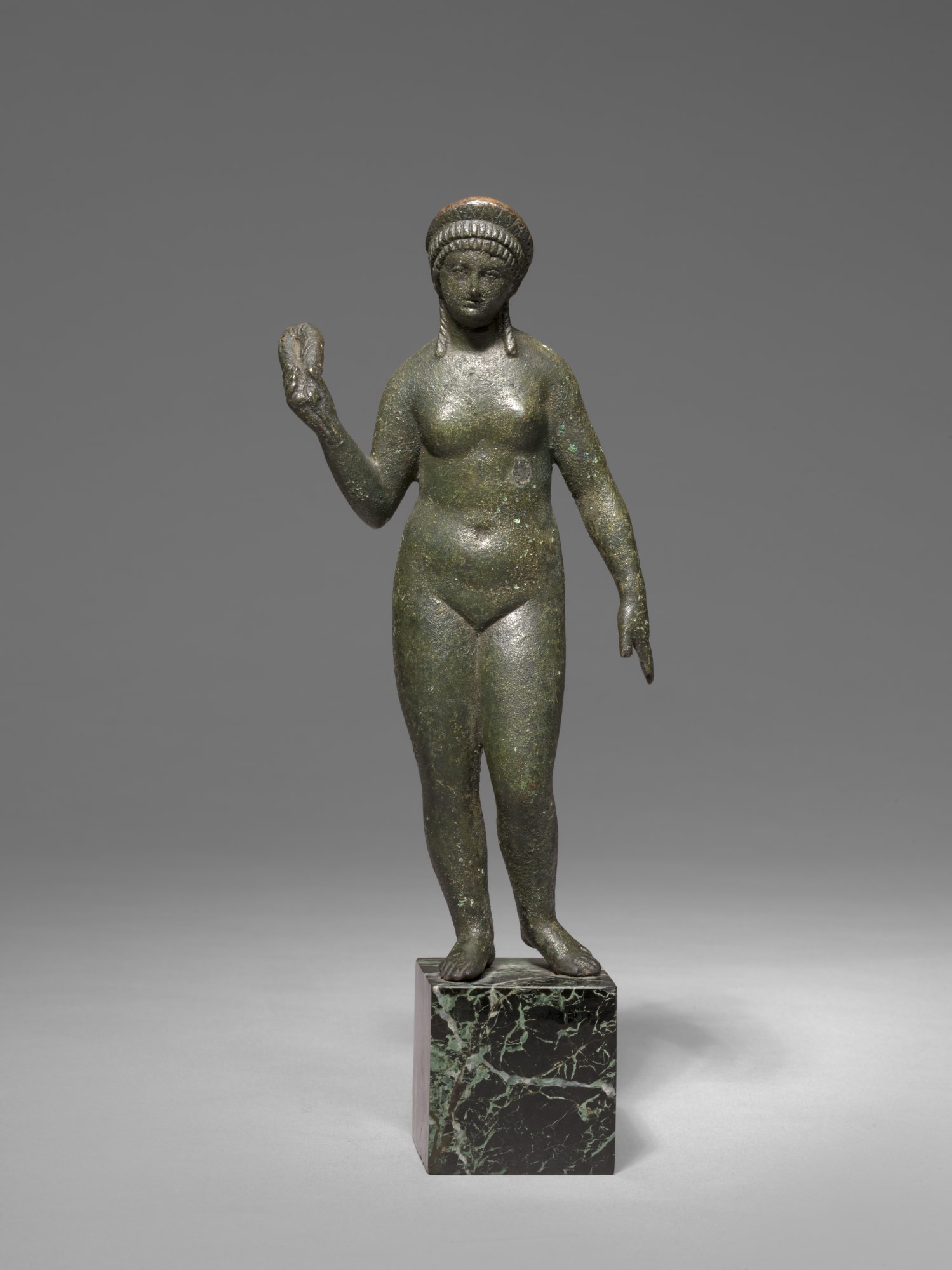 BRONZE FIGURE OF APHRODITE, Roman Empire, circa 2nd Century A.D.