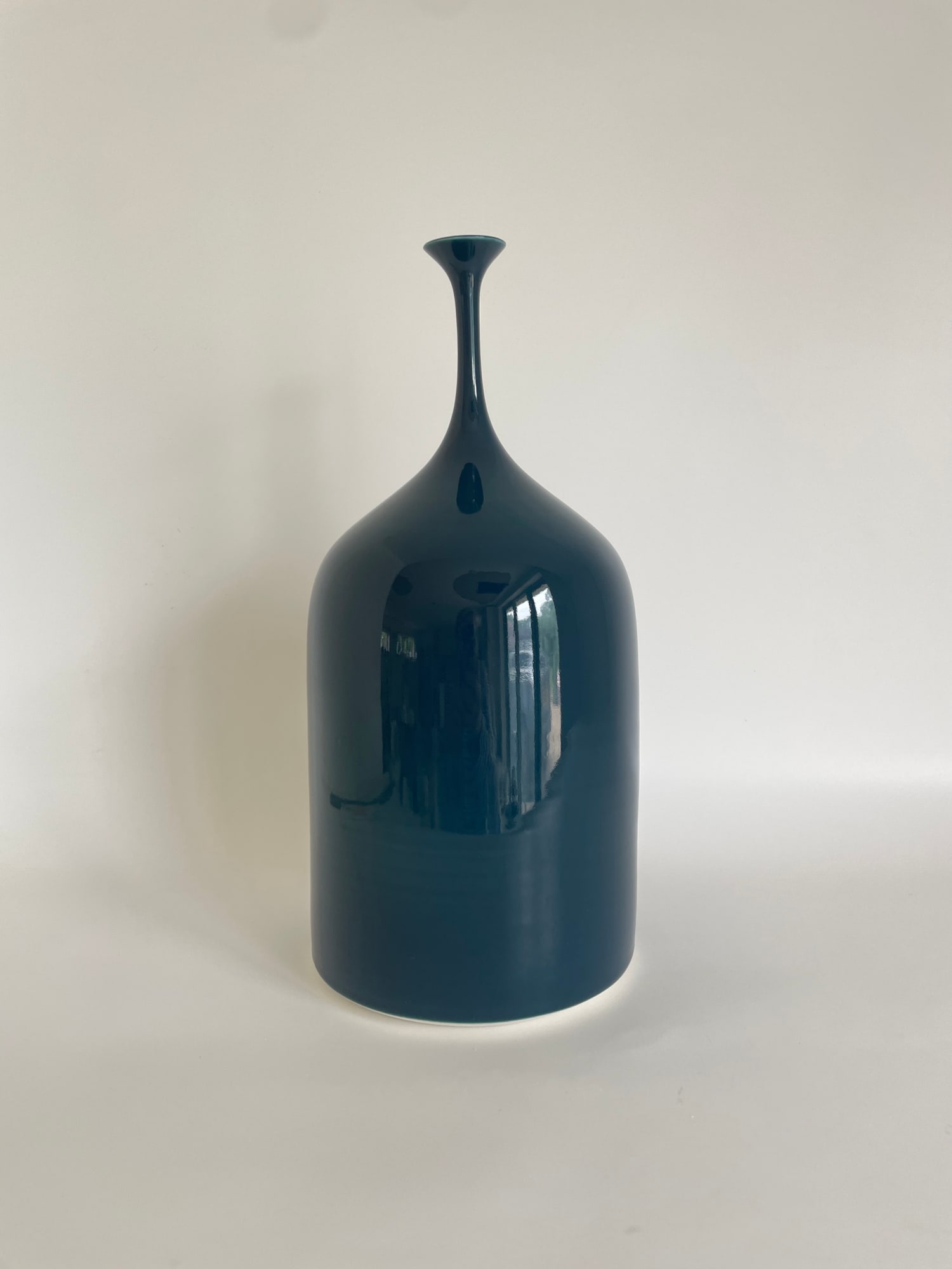 Sophie Cook, Large wide bottle shiny navy, 2023