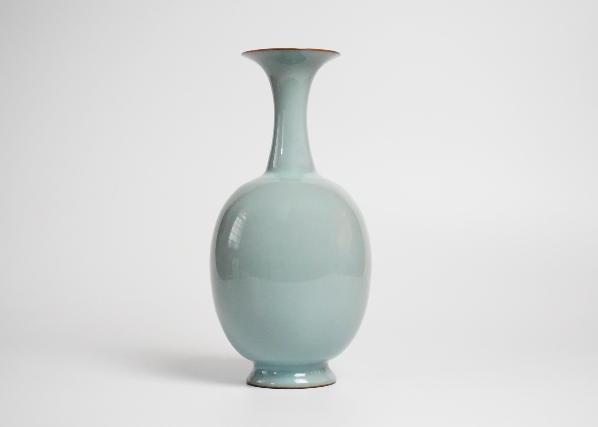 Kawase Shinobu 川瀬 忍, Celadon Flower Vase 青磁花入