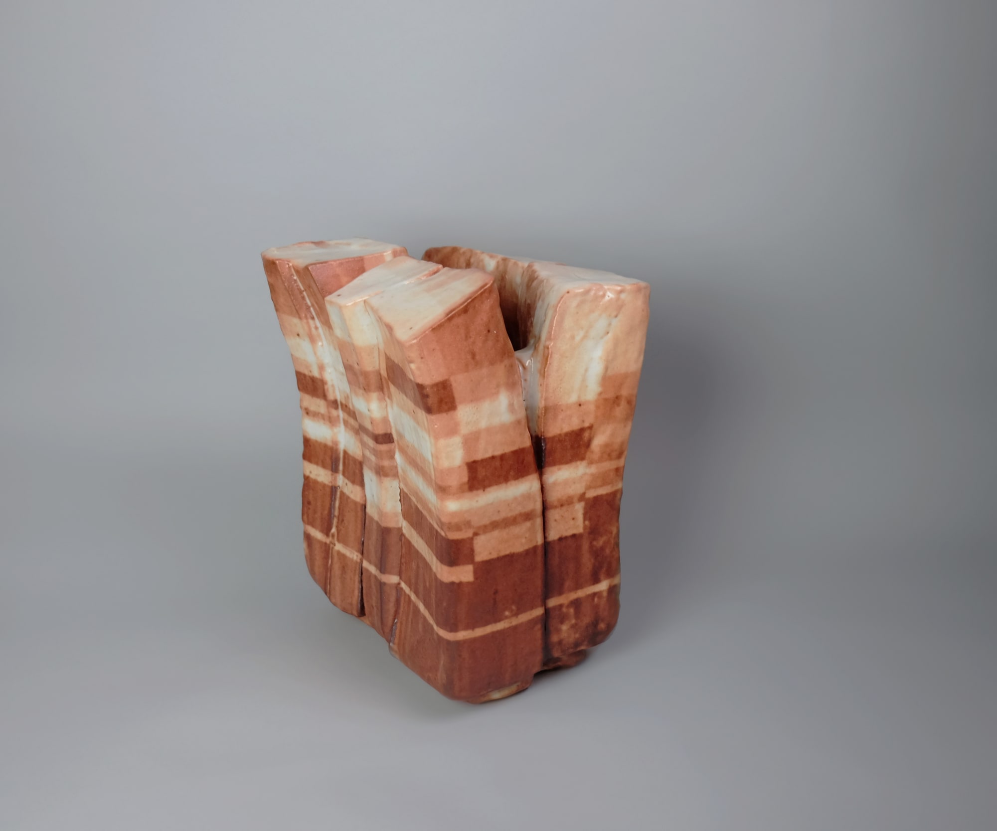 Suzuki Osamu 鈴木蔵, Shino Flower Vessel 志野花器, Living National Treasure 人間国宝, 1973